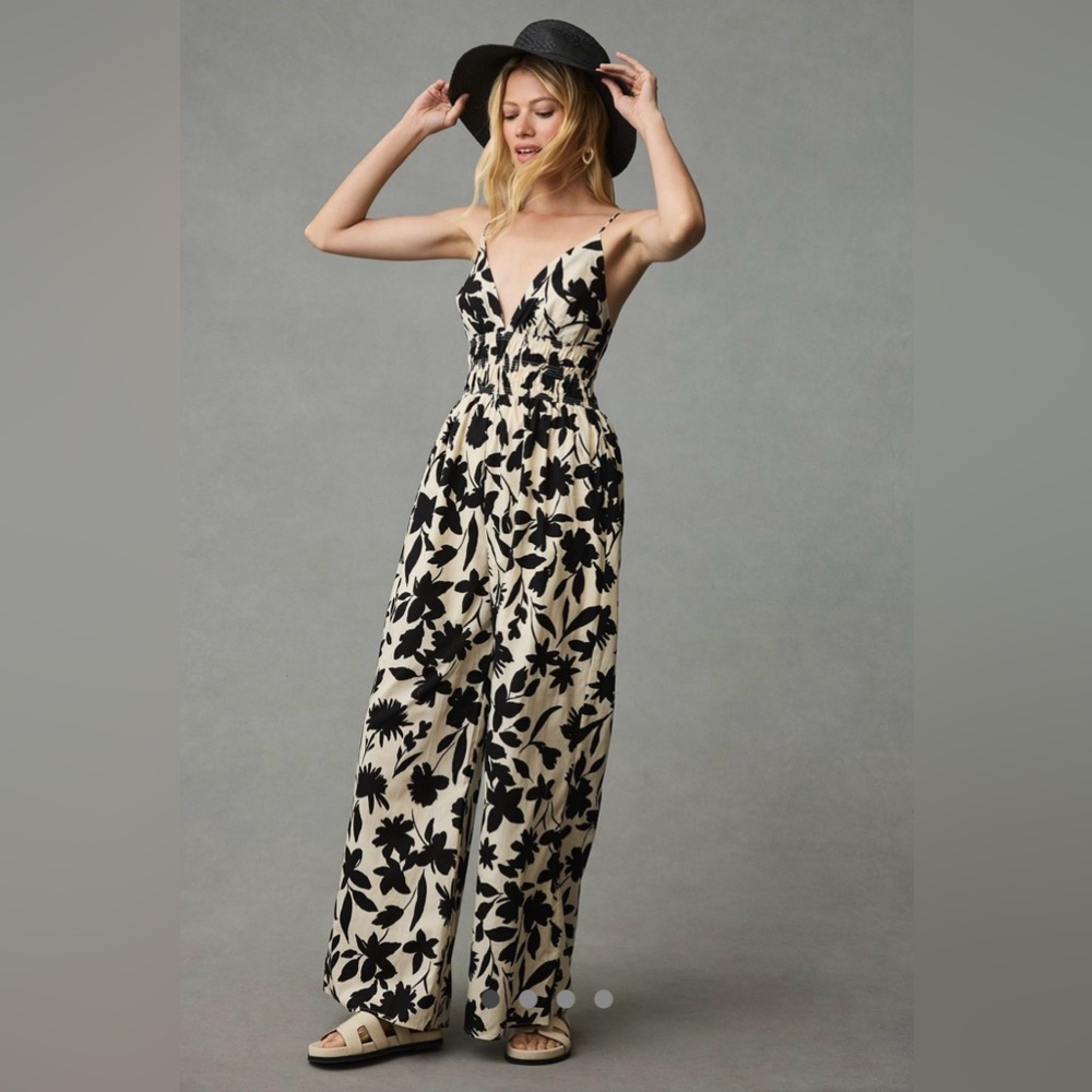 Moon River V-Neck Black and Cream Floral Print Jumpsuit - Small